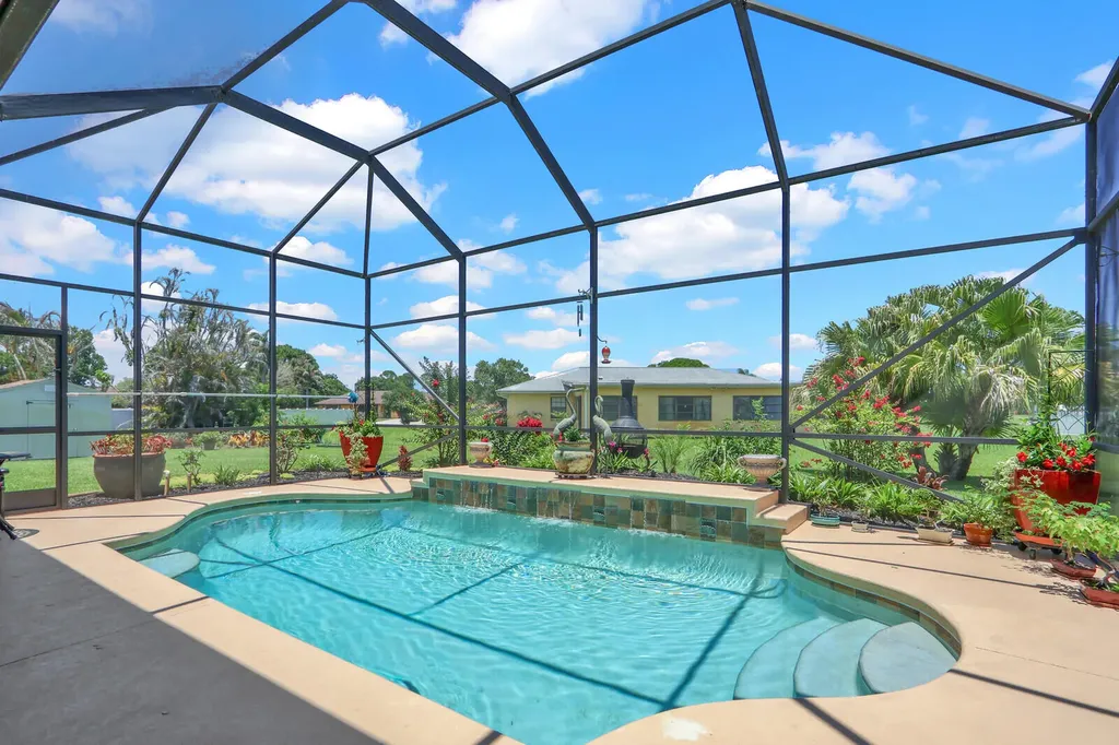 2043 SE Bisbee Street Port St Lucie FL 34952