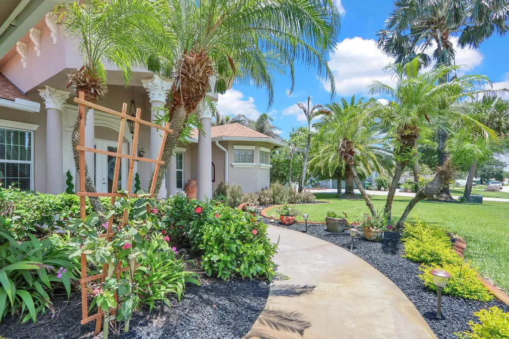 2043 SE Bisbee Street Port St Lucie FL 34952