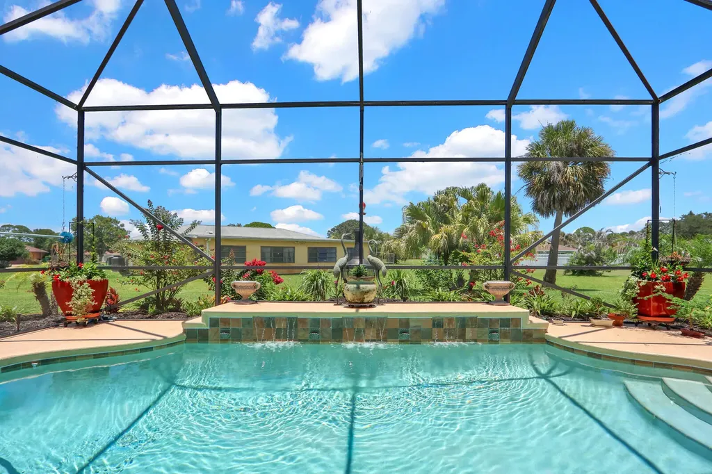 2043 SE Bisbee Street Port St Lucie FL 34952