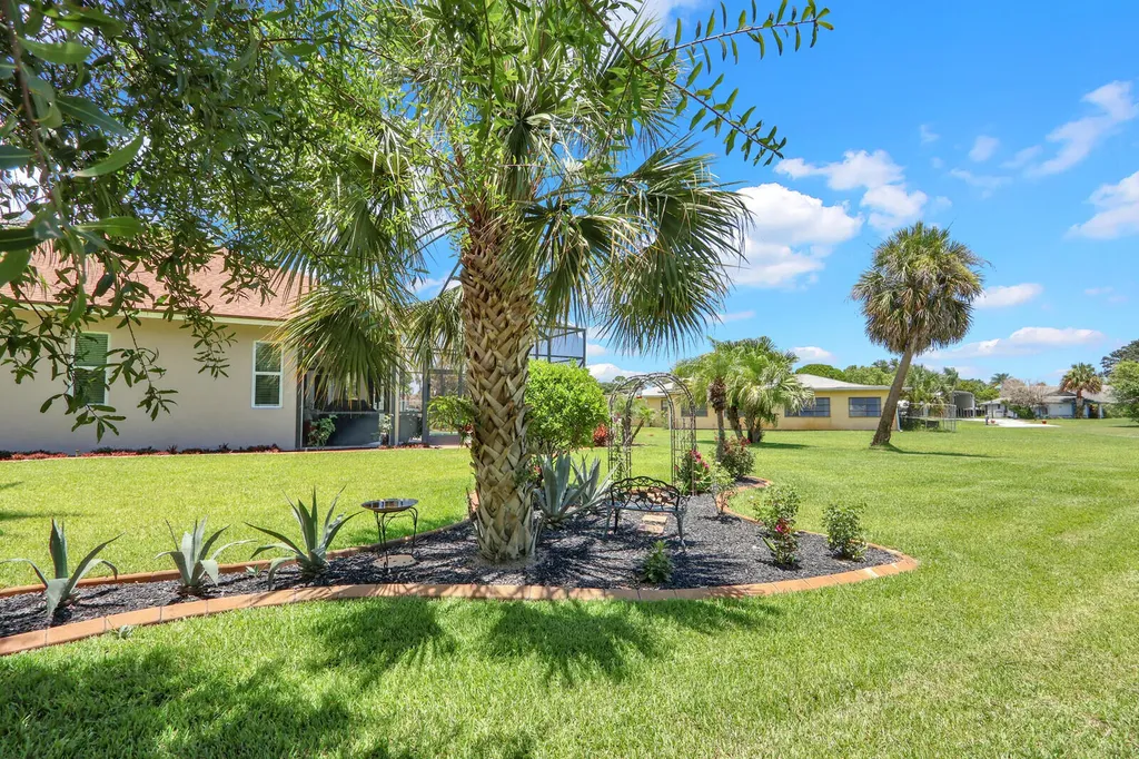 2043 SE Bisbee Street Port St Lucie FL 34952