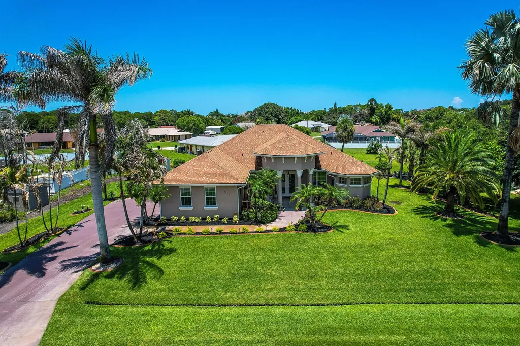 2043 SE Bisbee Street Port St Lucie FL 34952