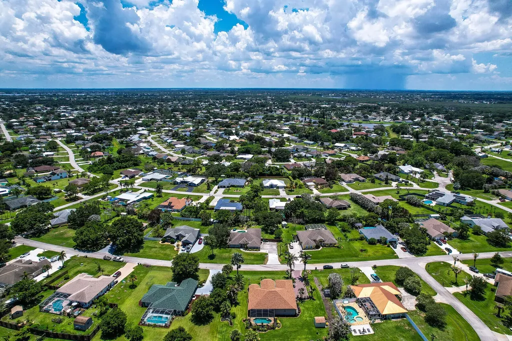 2043 SE Bisbee Street Port St Lucie FL 34952