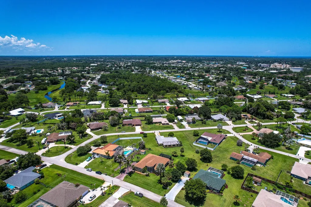 2043 SE Bisbee Street Port St Lucie FL 34952