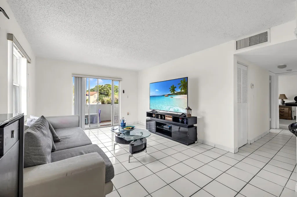 6507 Winfield Boulevard Margate FL 33063