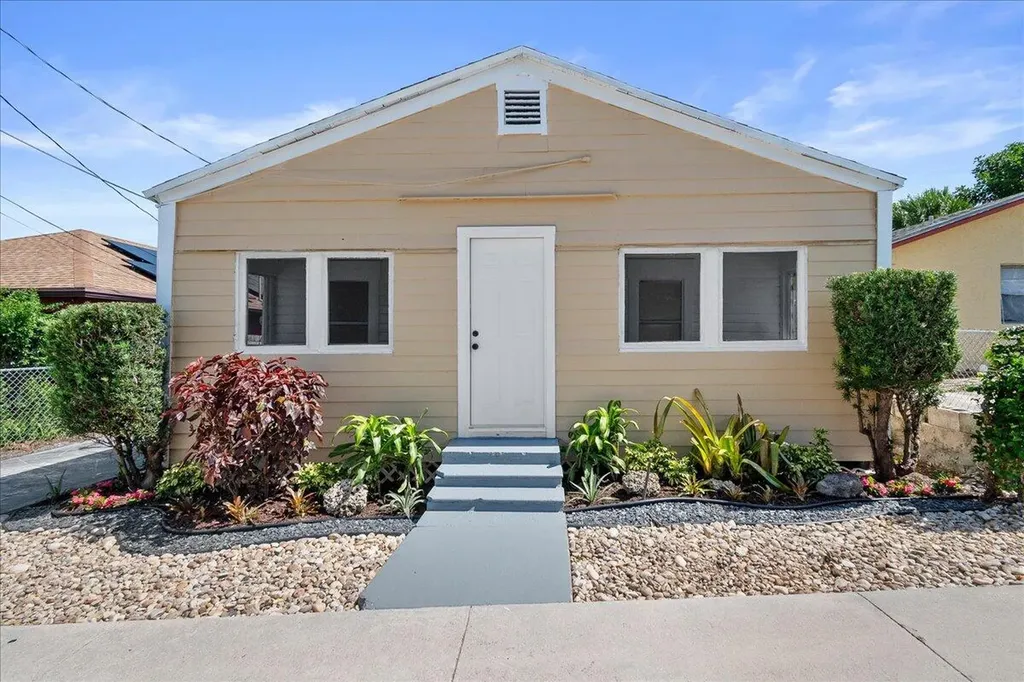 1011 22nd Street West Palm Beach FL 33407