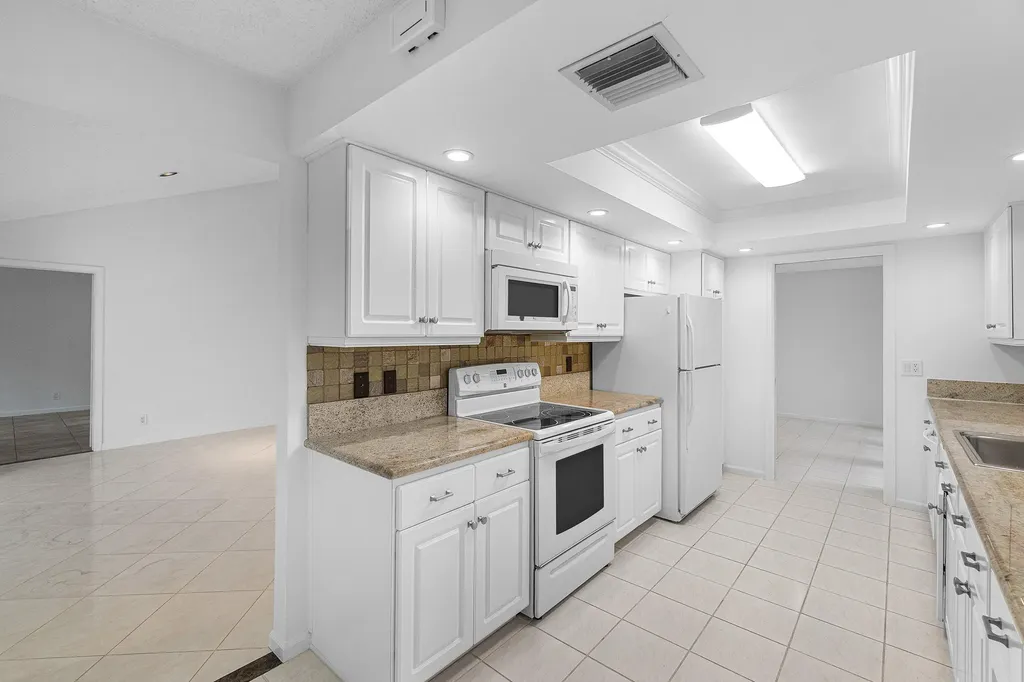 5635 Kiowa Circle Boynton Beach FL 33437