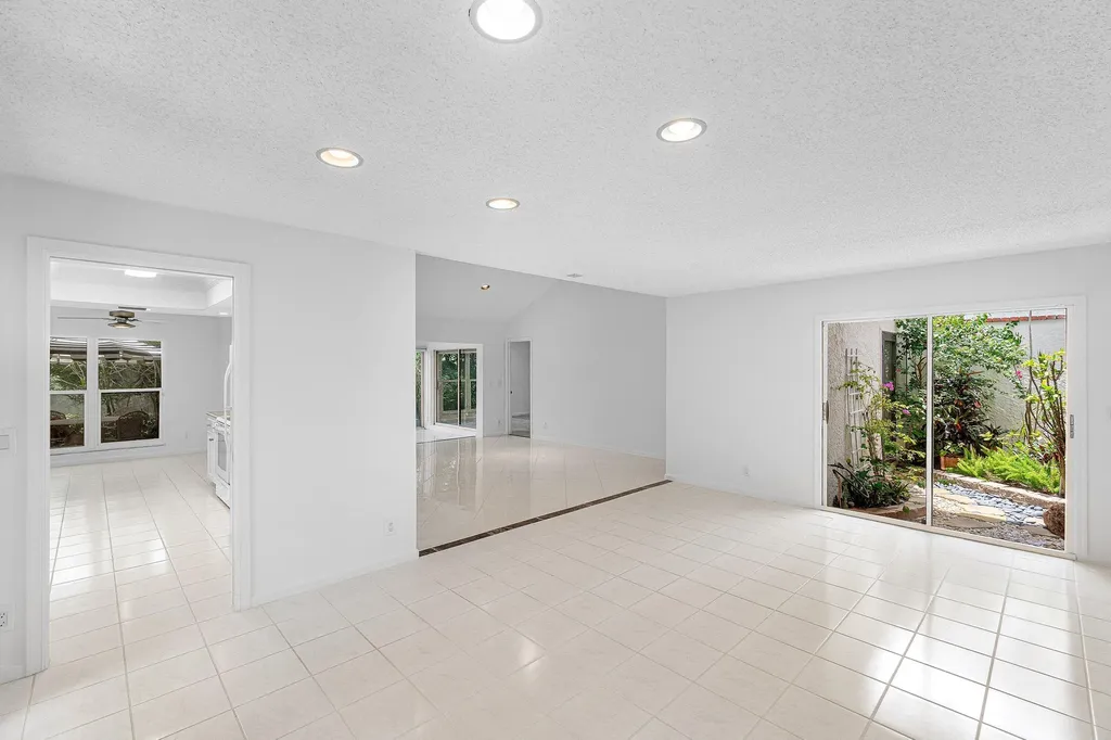 5635 Kiowa Circle Boynton Beach FL 33437
