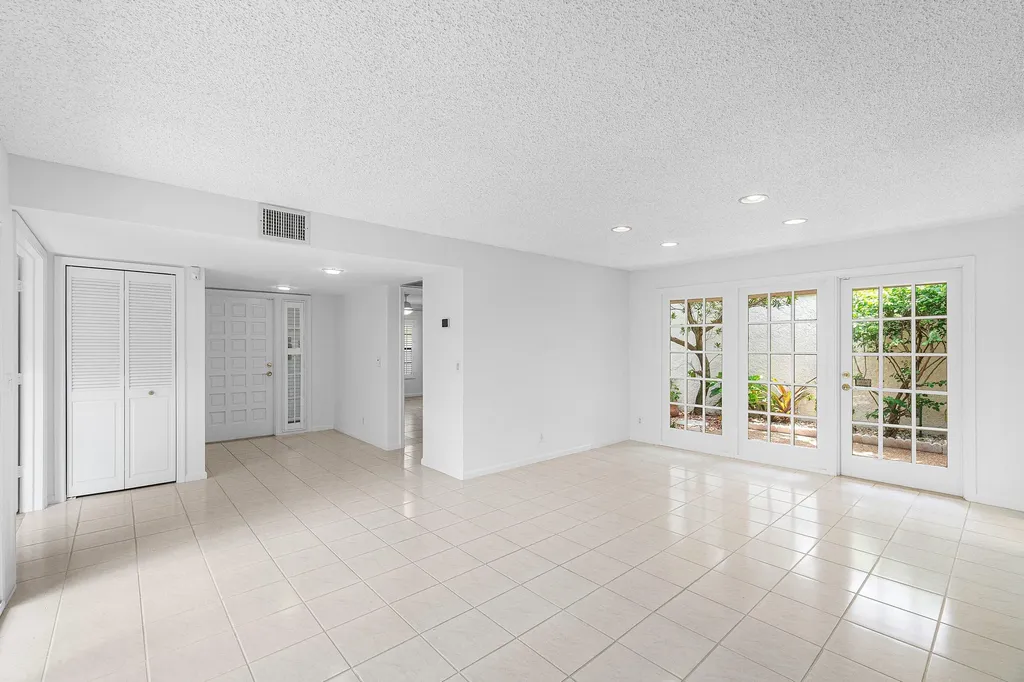 5635 Kiowa Circle Boynton Beach FL 33437