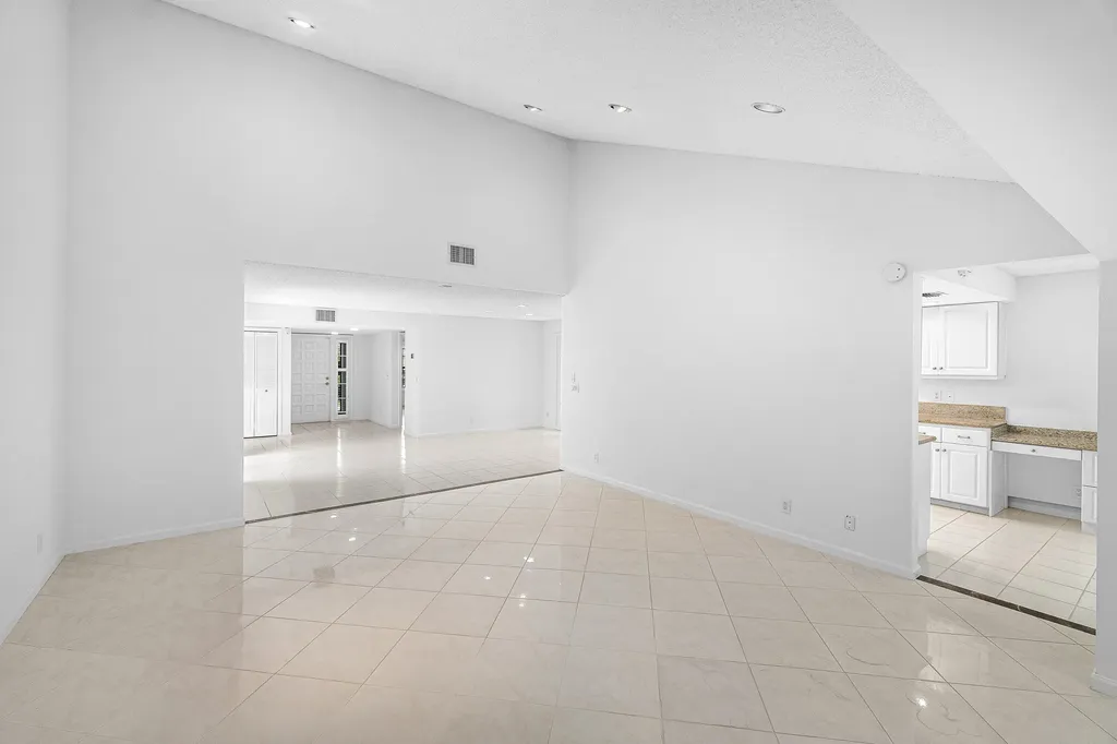 5635 Kiowa Circle Boynton Beach FL 33437
