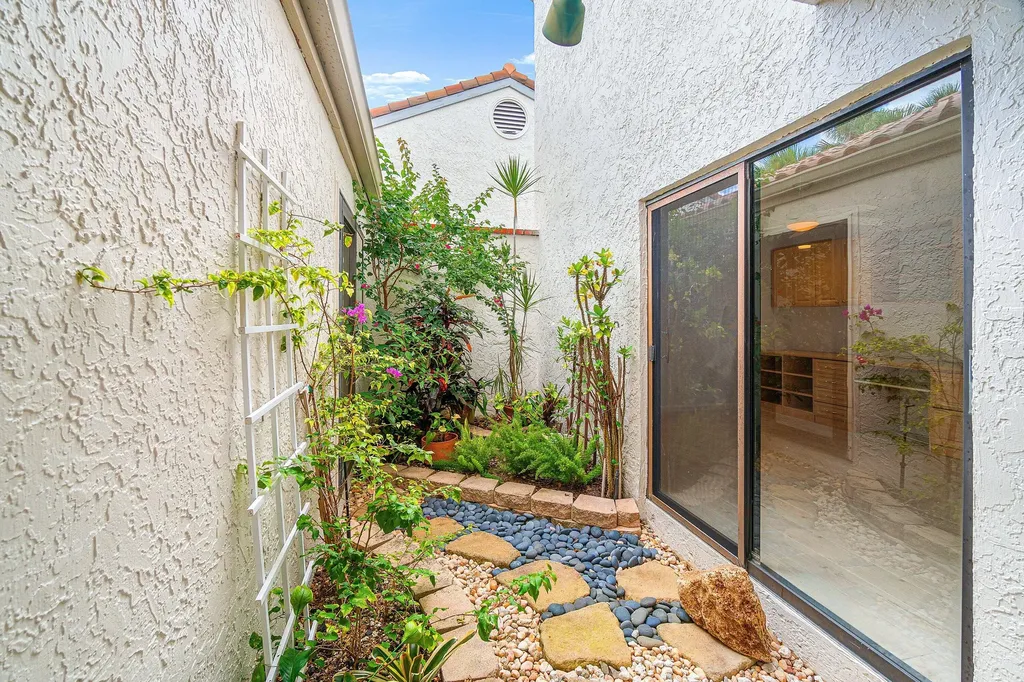 5635 Kiowa Circle Boynton Beach FL 33437