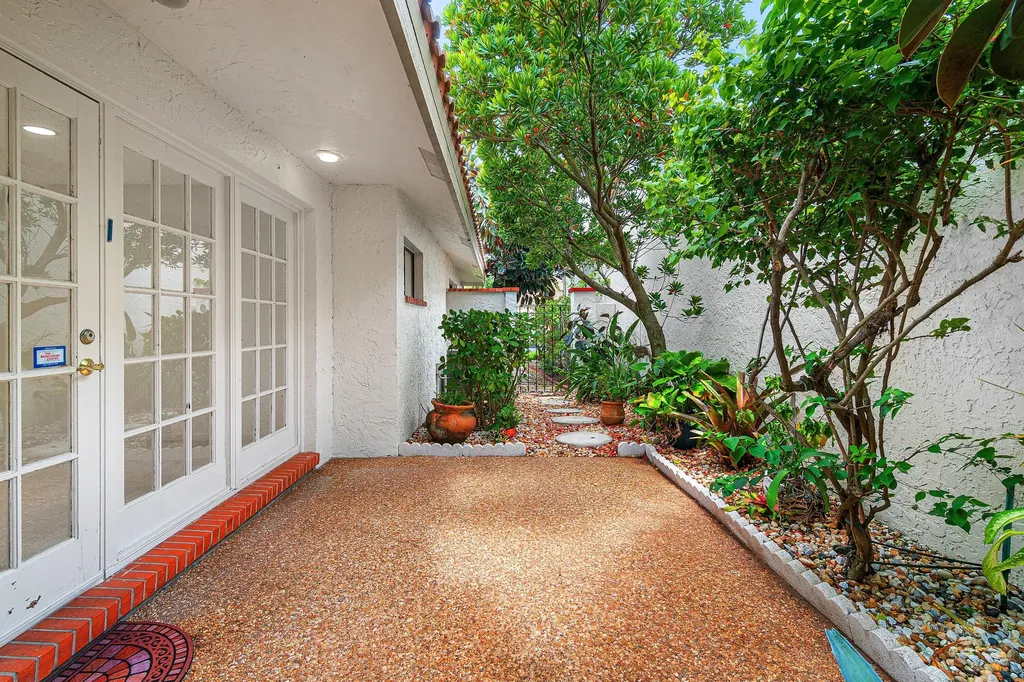 5635 Kiowa Circle Boynton Beach FL 33437