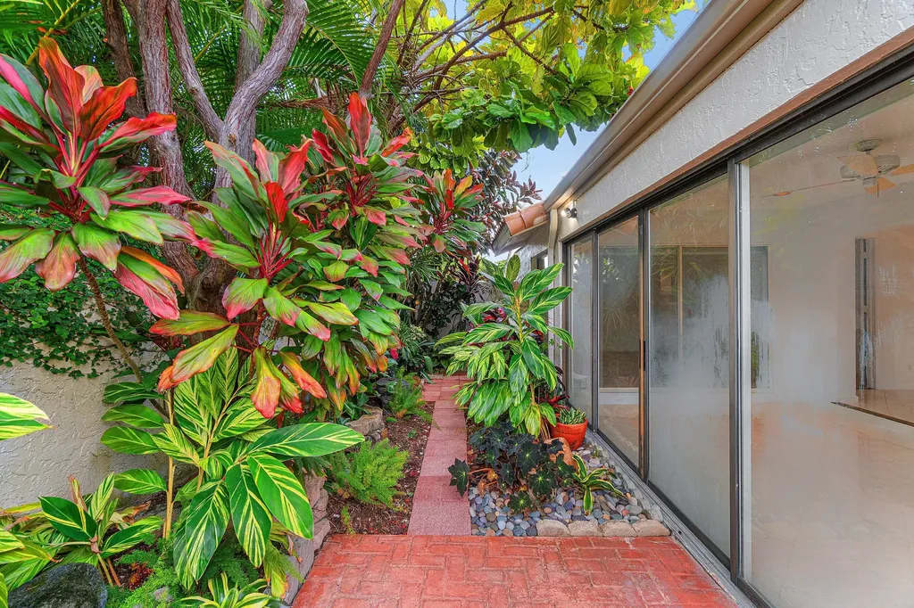 5635 Kiowa Circle Boynton Beach FL 33437