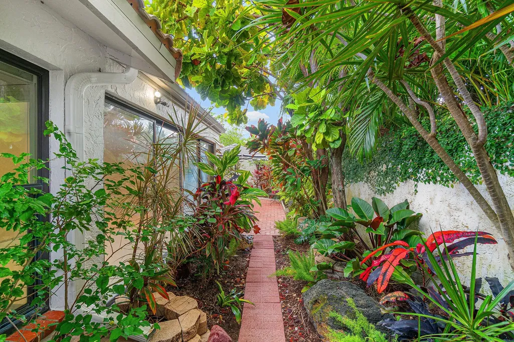5635 Kiowa Circle Boynton Beach FL 33437