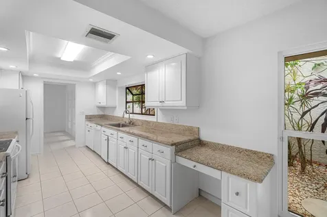 5635 Kiowa Circle Boynton Beach FL 33437