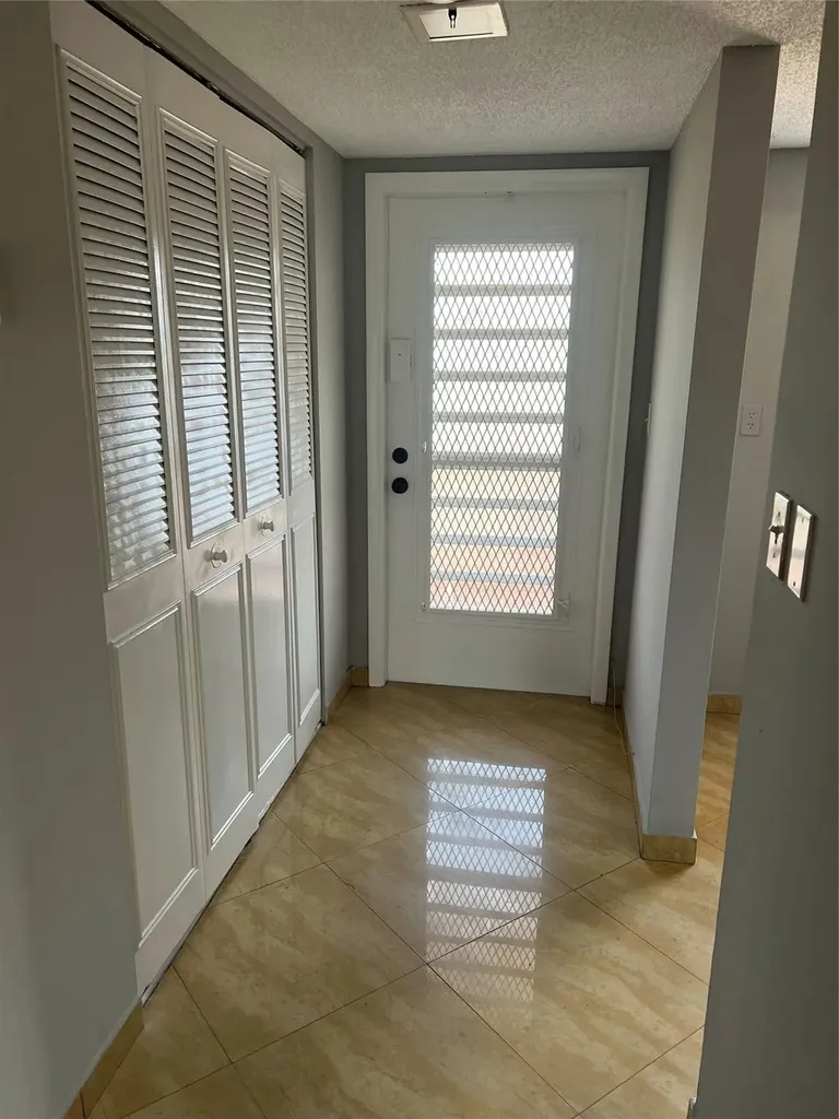 9272 SW 3rd Street Boca Raton FL 33428