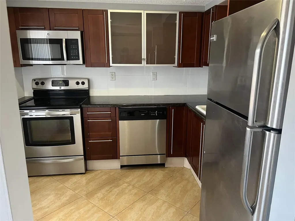 9272 SW 3rd Street Boca Raton FL 33428