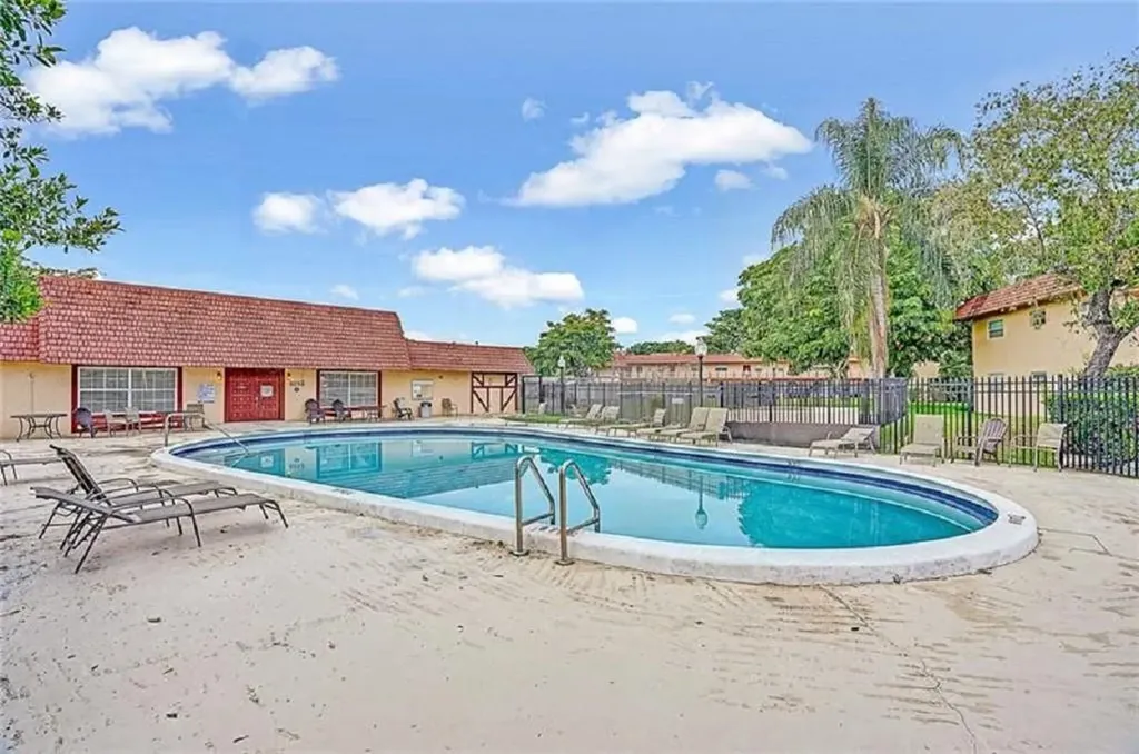 9272 SW 3rd Street Boca Raton FL 33428