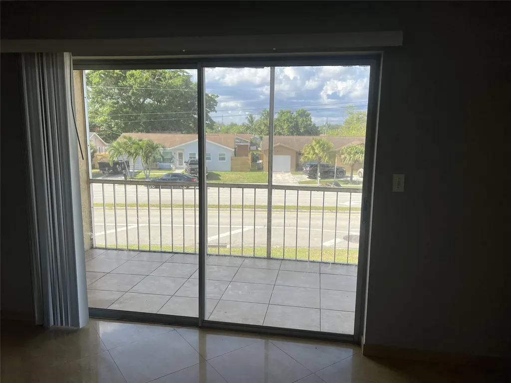 9272 SW 3rd Street Boca Raton FL 33428
