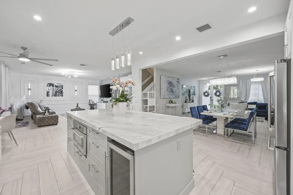 12253 Glenmore Drive Coral Springs FL 33071