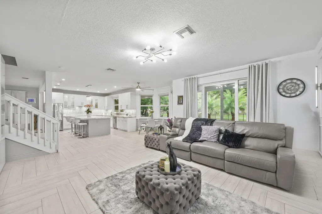 12253 Glenmore Drive Coral Springs FL 33071