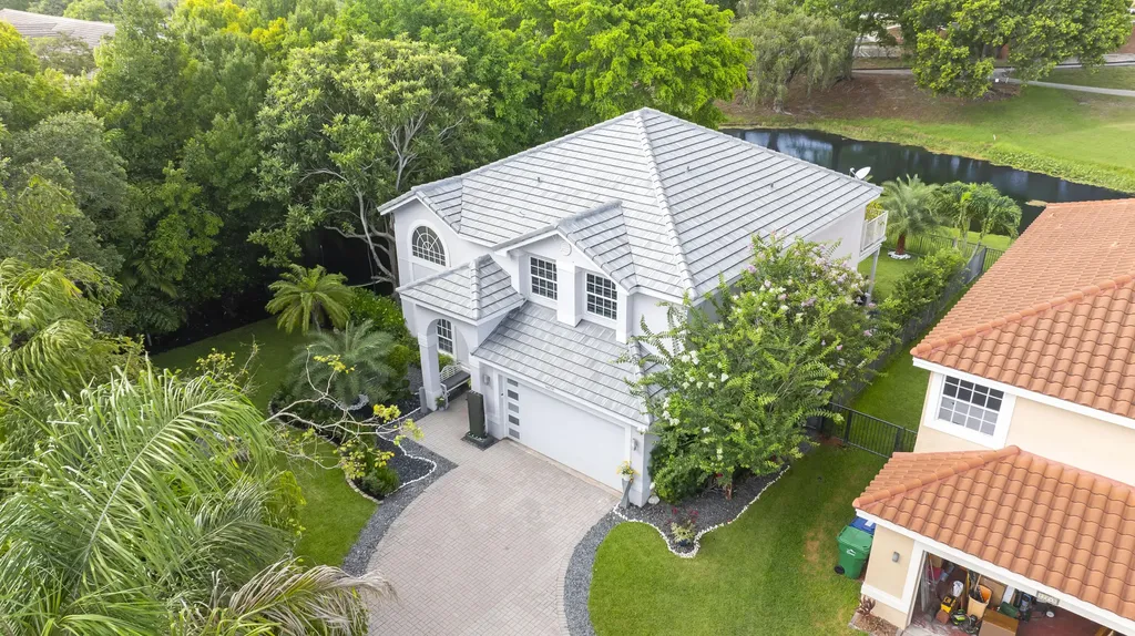 12253 Glenmore Drive Coral Springs FL 33071