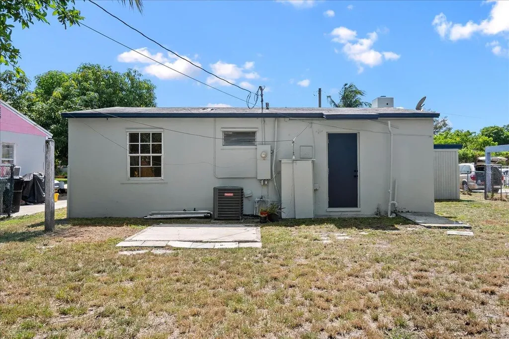 1306 S C Terrace Lake Worth Beach FL 33460