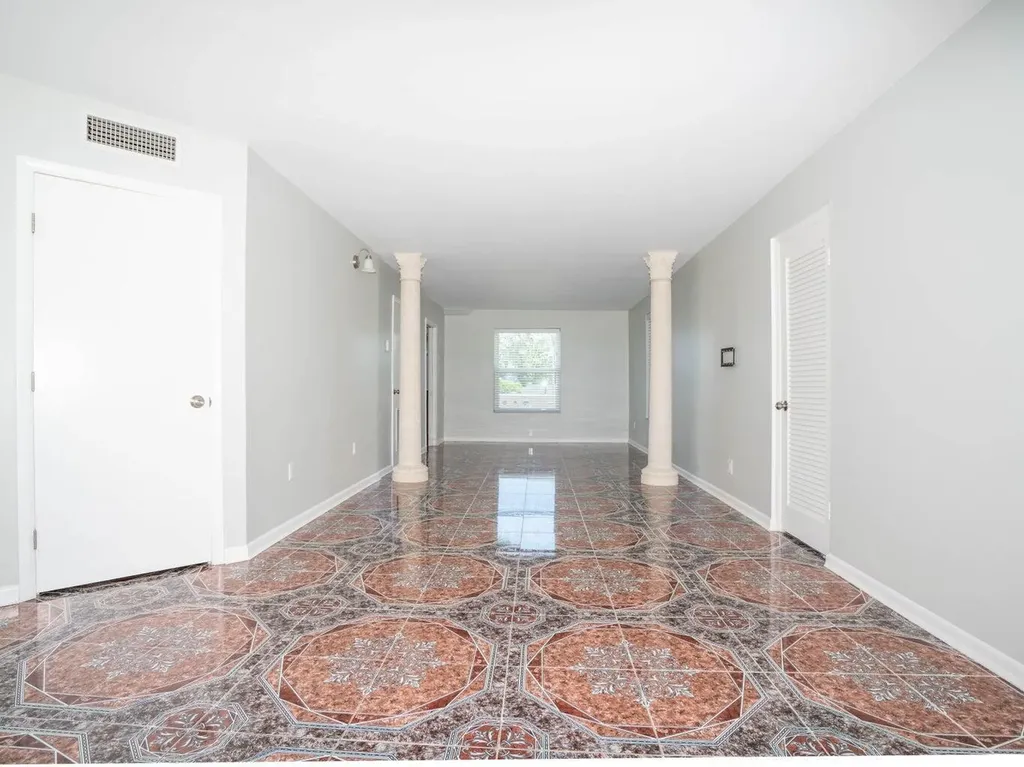 131 N Golfview Road Lake Worth FL 33460