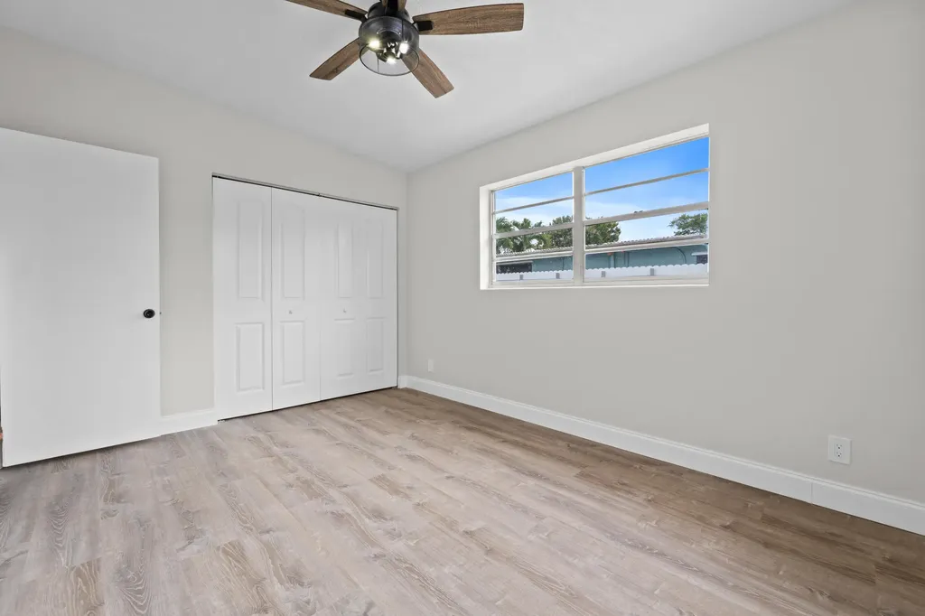 2415 Lewis West Palm Beach FL 33415