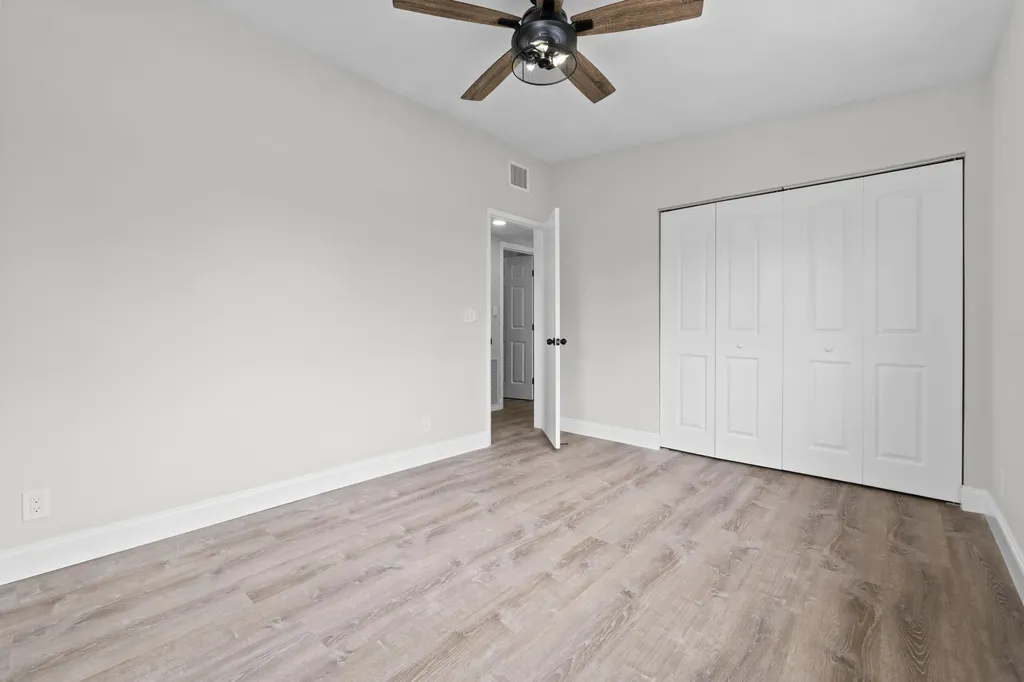 2415 Lewis West Palm Beach FL 33415