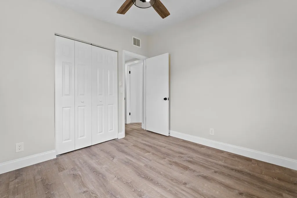 2415 Lewis West Palm Beach FL 33415