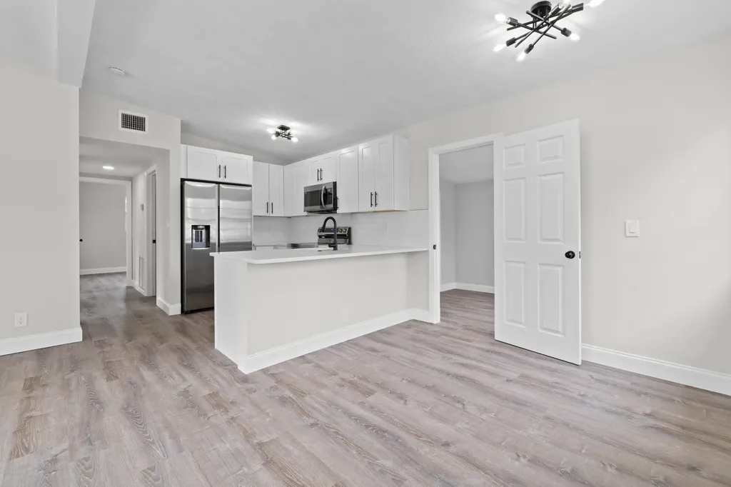 2415 Lewis West Palm Beach FL 33415