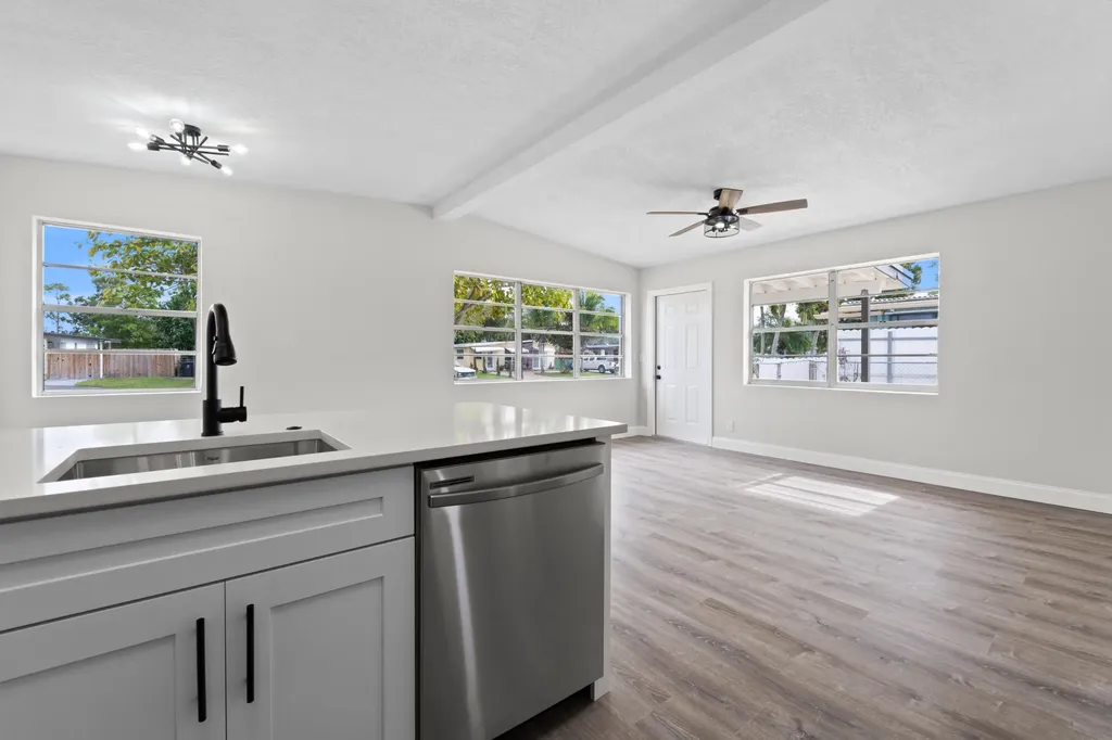 2415 Lewis West Palm Beach FL 33415