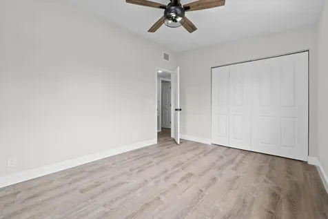 2415 Lewis West Palm Beach FL 33415