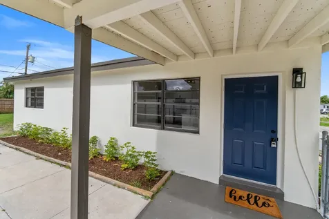 2415 Lewis West Palm Beach FL 33415