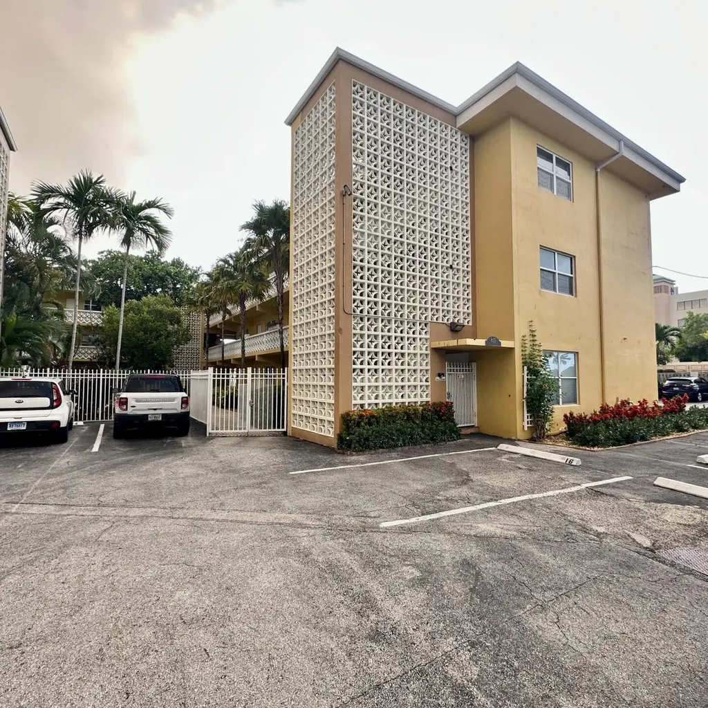 815 Middle River Drive Fort Lauderdale FL 33304