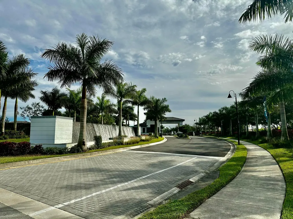 6336 W Blue Spring Drive Parkland FL 33067