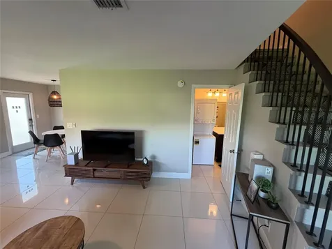 608 NE 29th Drive Wilton Manors FL 33334