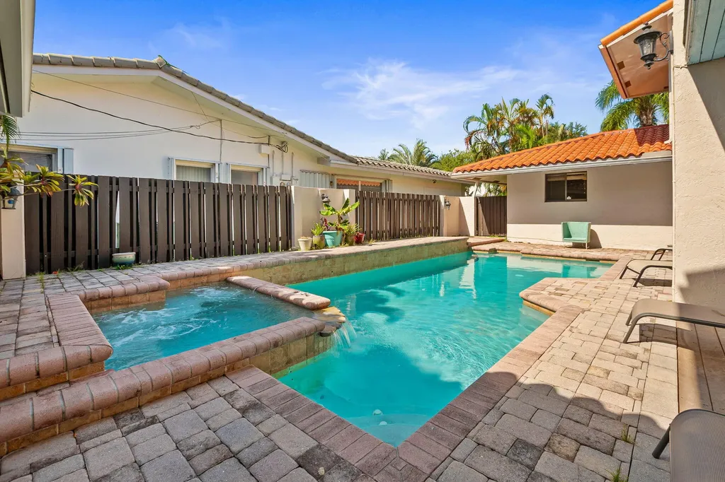 4850 NE 25th Avenue Fort Lauderdale FL 33308