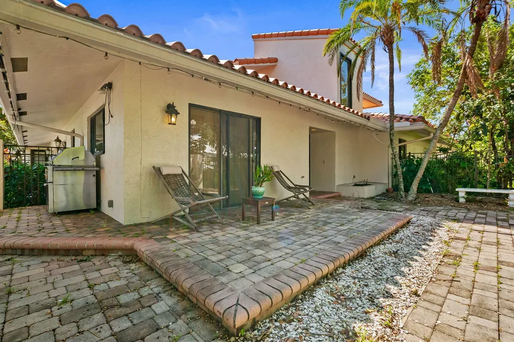4850 NE 25th Avenue Fort Lauderdale FL 33308