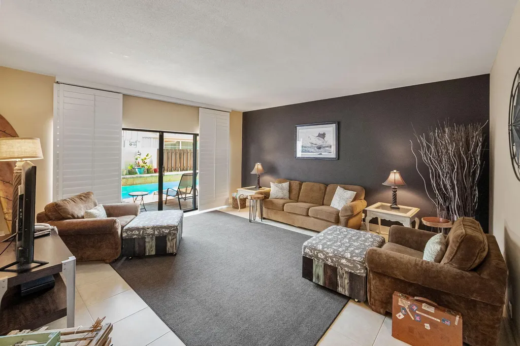 4850 NE 25th Avenue Fort Lauderdale FL 33308