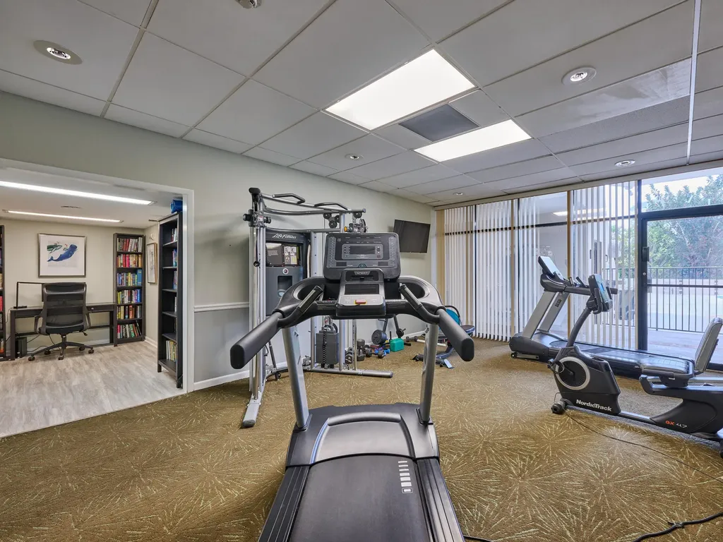 2425 Presidential Way West Palm Beach FL 33401