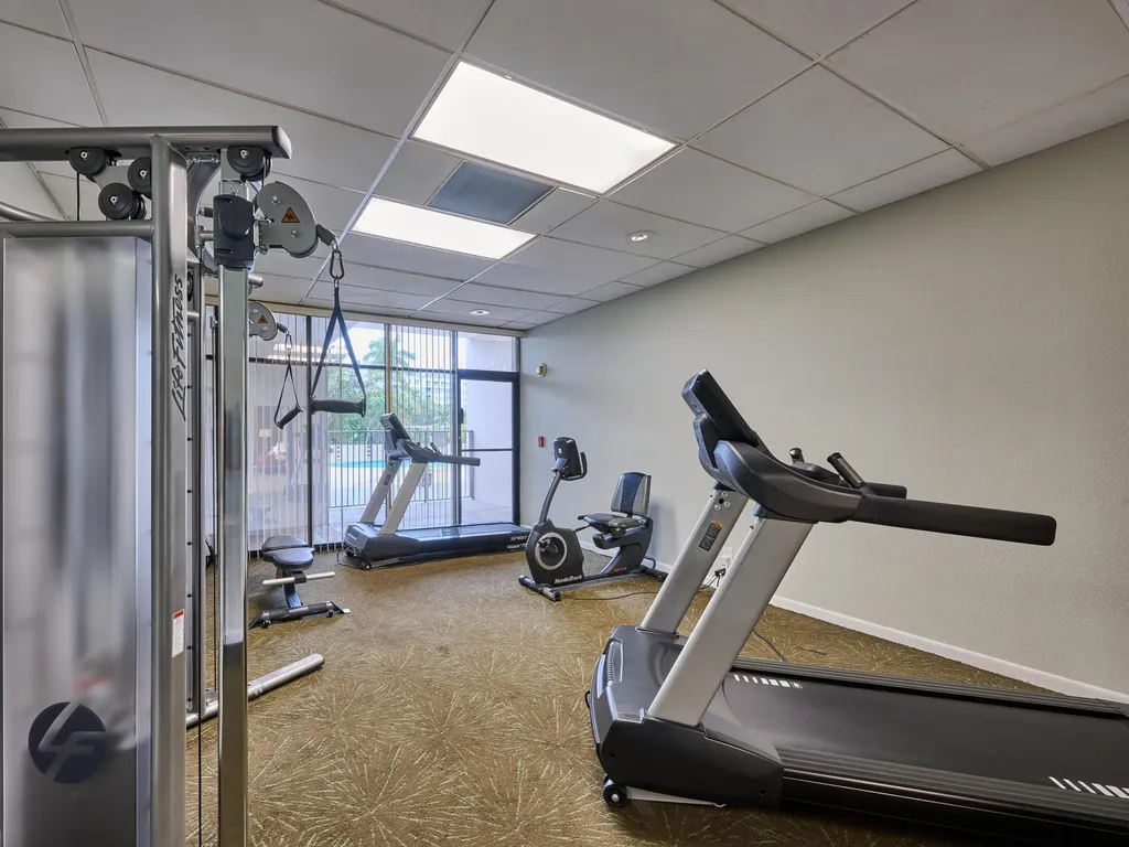 2425 Presidential Way West Palm Beach FL 33401