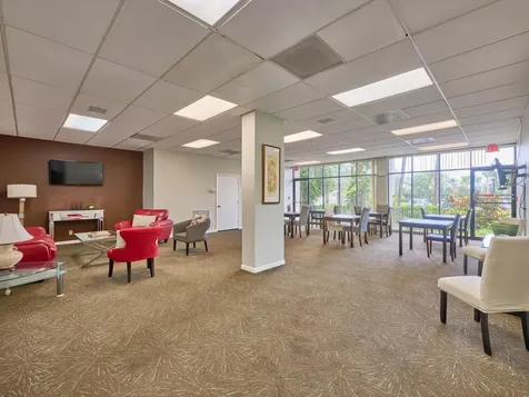 2425 Presidential Way West Palm Beach FL 33401