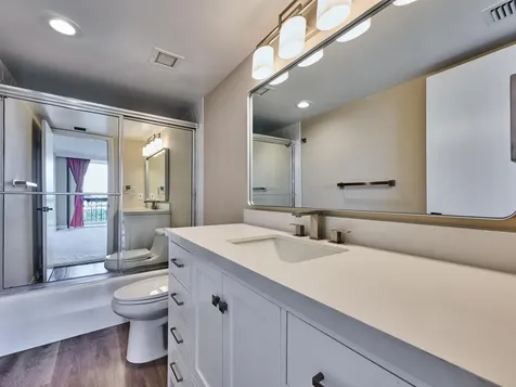 2425 Presidential Way West Palm Beach FL 33401