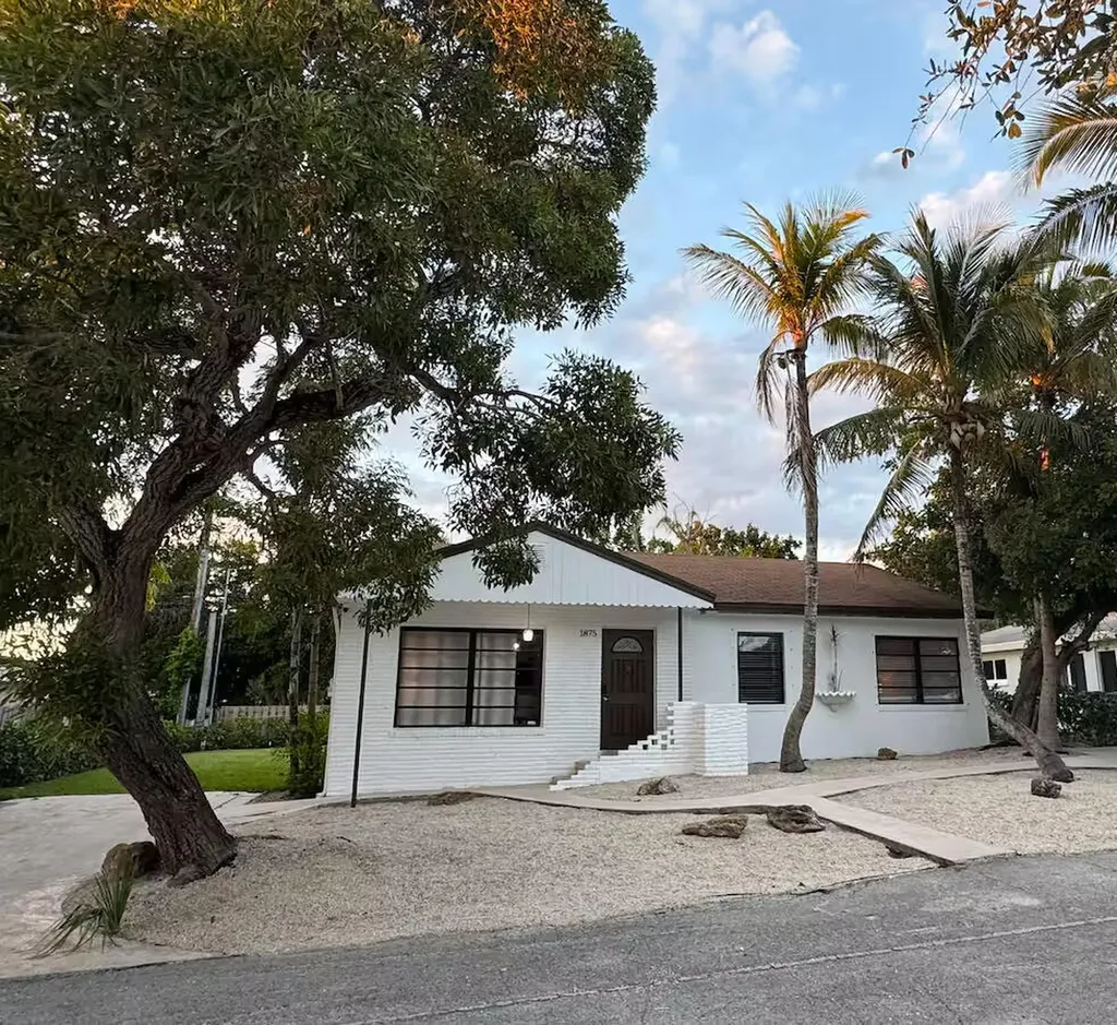 1875 Ridge Road Juno Beach FL 33408