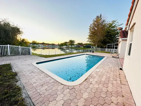 1761 SW 135th Way Miramar FL 33027