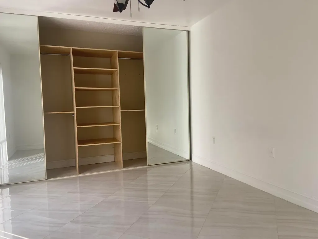 910 9th Way West Palm Beach FL 33407