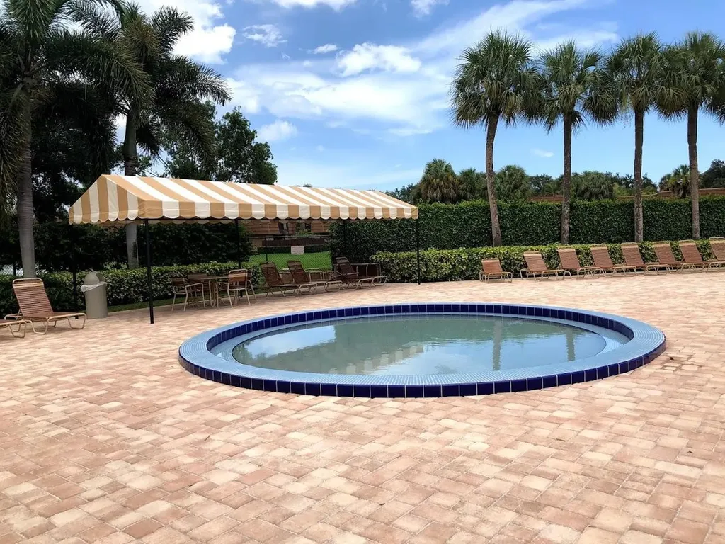 910 9th Way West Palm Beach FL 33407