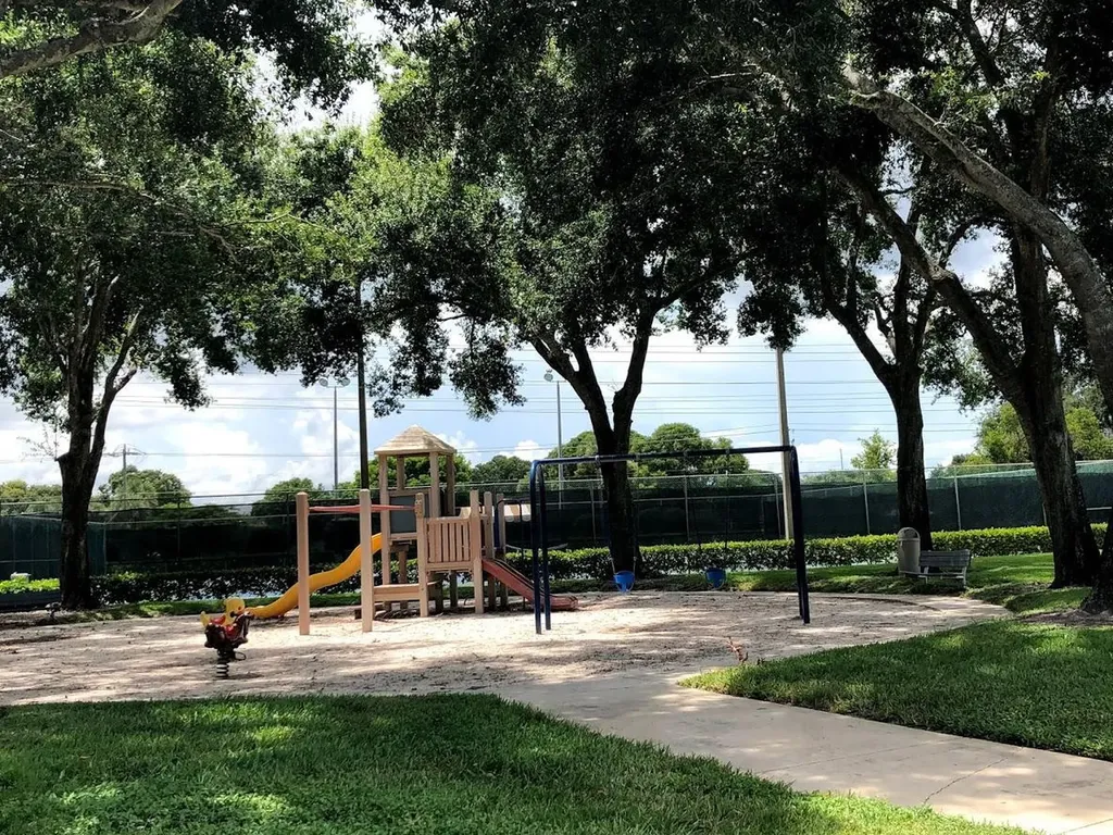 910 9th Way West Palm Beach FL 33407