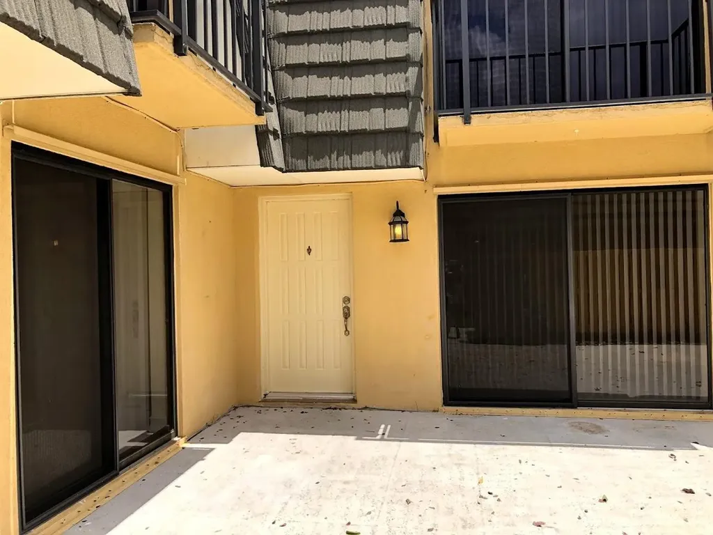 910 9th Way West Palm Beach FL 33407